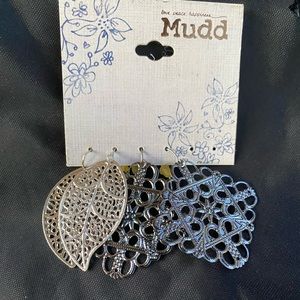 Mudd Metallic Dangle Filligree Earrings